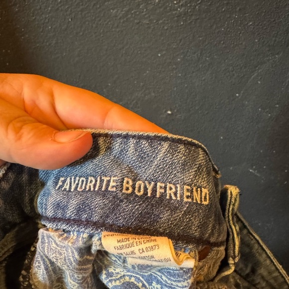 American Eagle Outfitters Light Wash Favorite Boyfriend Jeans Distressed - Picture 5 of 6